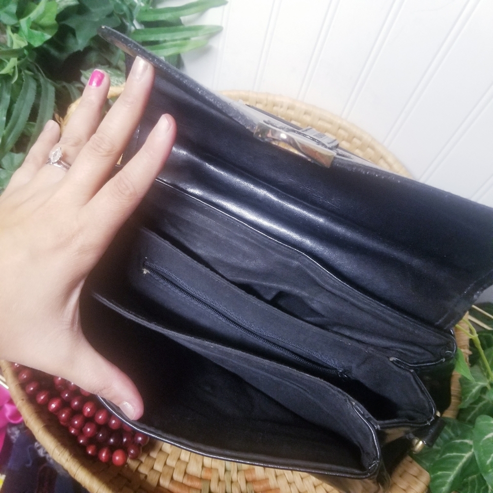 Black Moda Italiano purse - Picture 8 of 8